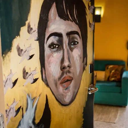 Art & Apartment *